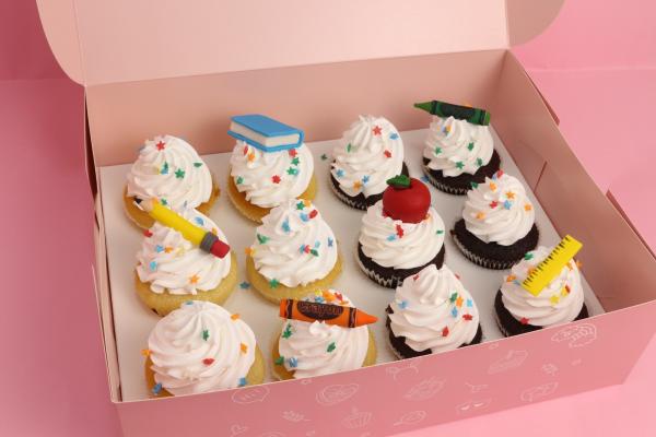 1 dozen cupcake back to school (Fondant)