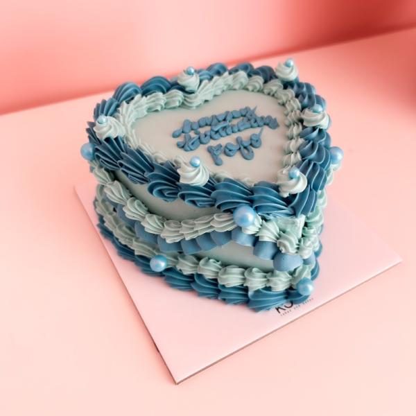 Bento Vintage Heart Cake with pearls