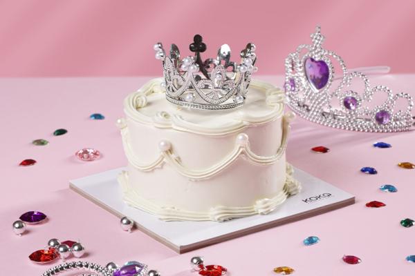 Queen bento cake