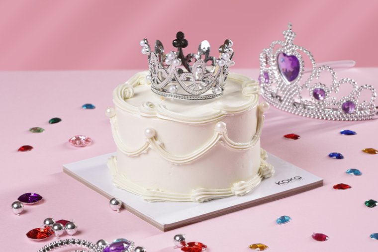Queen bento cake