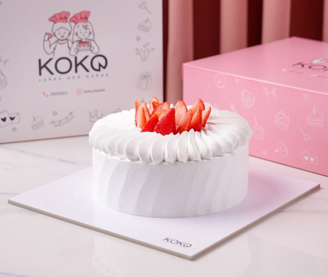 Raspberry Vanilla Roulade with Strawberry topping